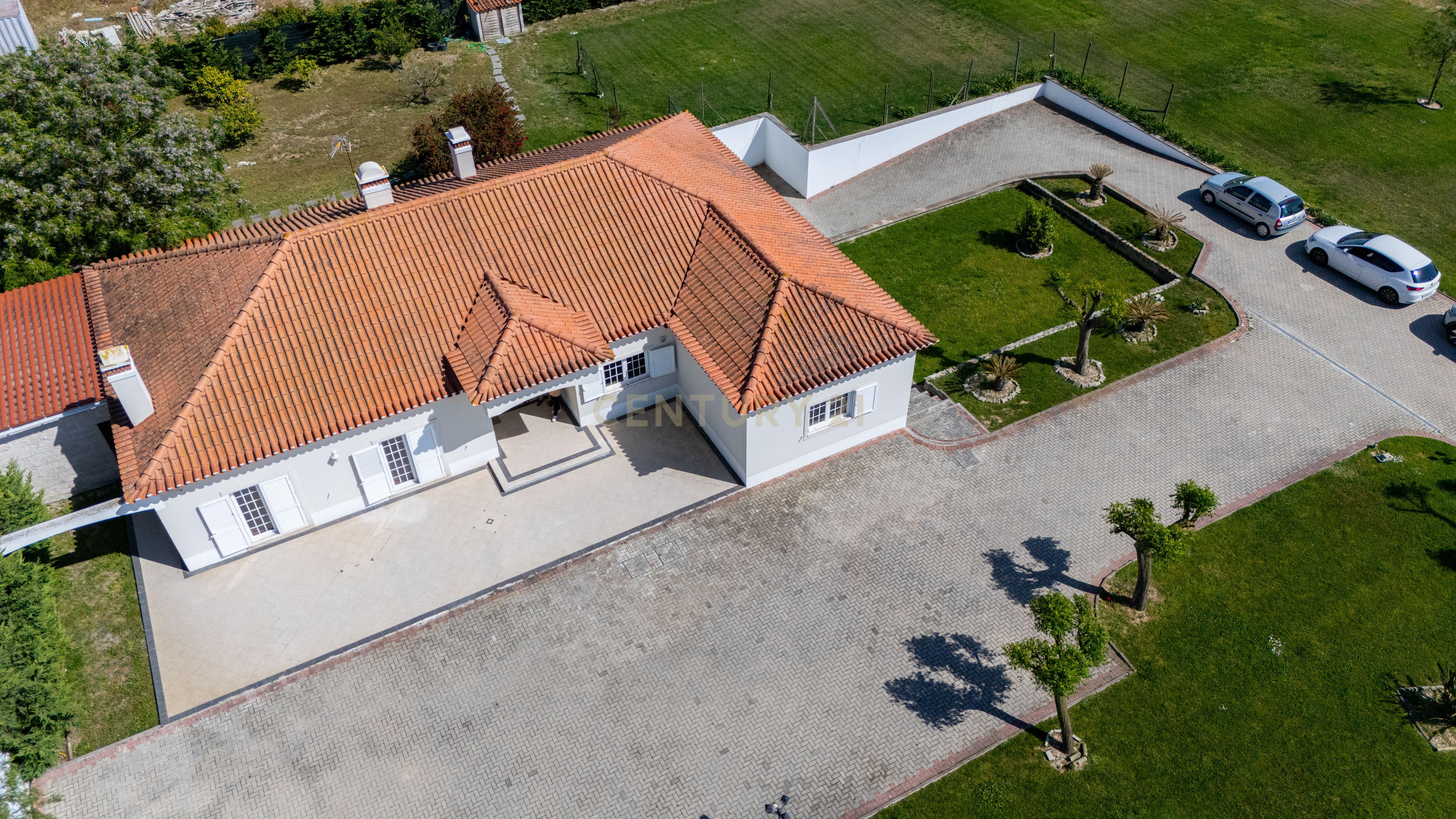 Moradia Térrea T4 na Moita com 3470m2 de Terreno - Image 21