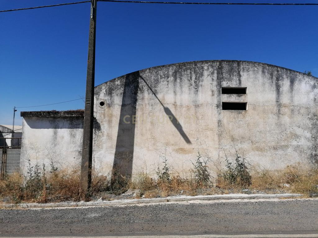 Beja, 2040,150 m2 de Armazéns Diversos instalados em 7190,690 m2 de terrenos Urbanos e ainda 2,5 hectares de terrenos Rústicos - Image 20
