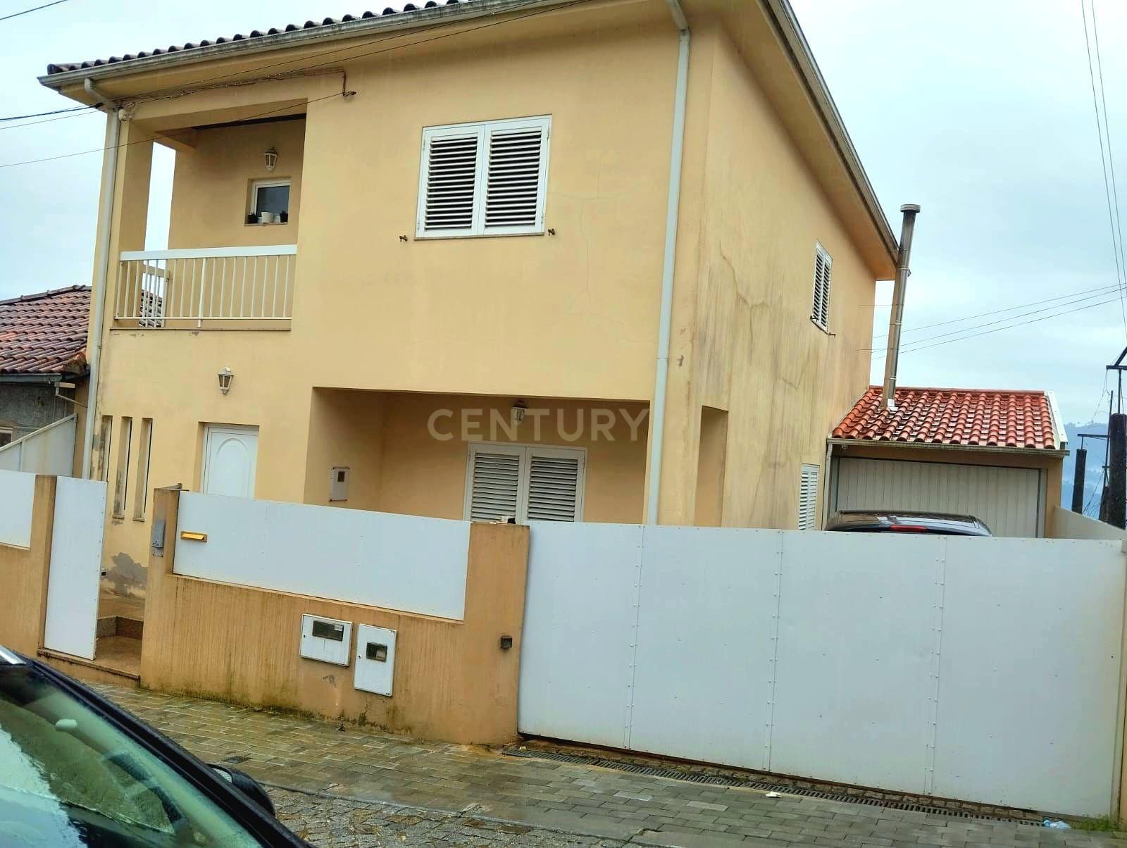 Casa T3 em Fafe com Garagem e Adega - 240.000€ - Image 1