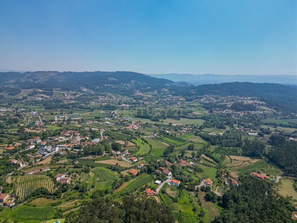 Quinta para reconstrução , em Anais, em Ponte de Lima – a vila mais antiga de Portugal. - Image 13