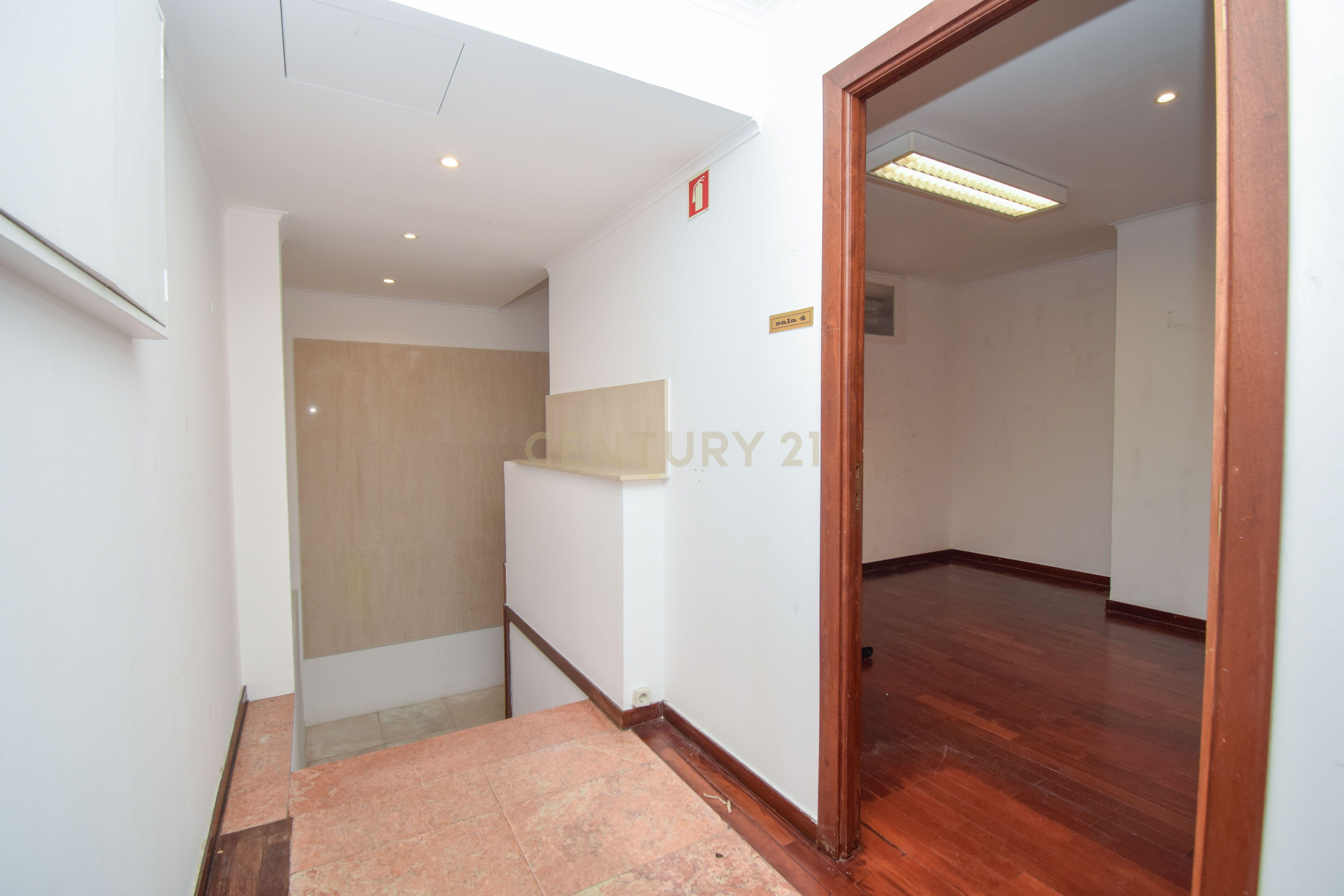 Fotografia 10 de Avenidas Novas | 162 m² | Potencial de conversão | 2 lugares de garagem