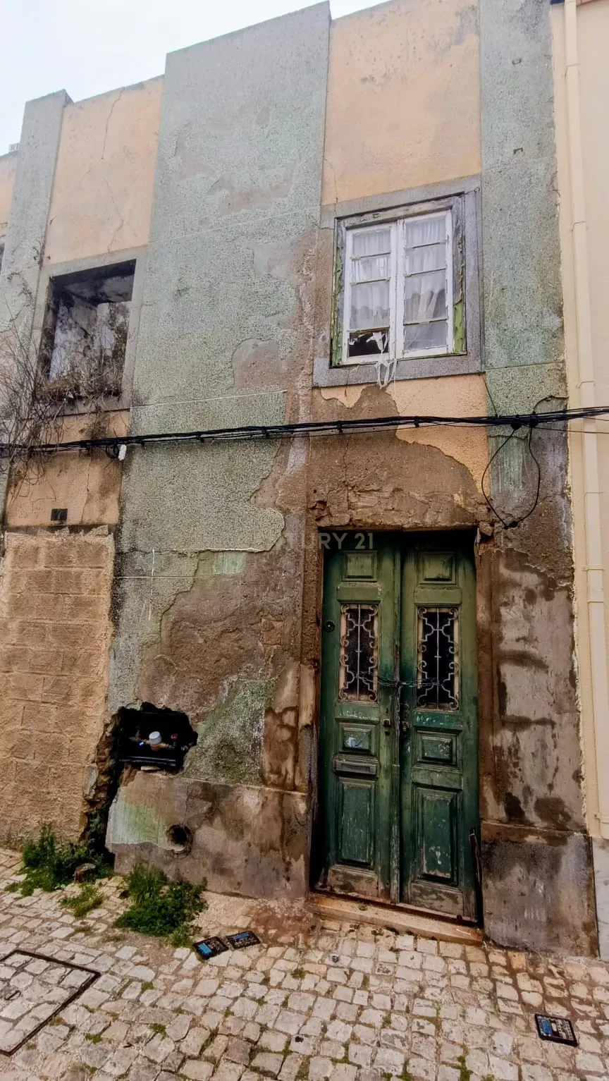 Fotografia 7 de Reabilitação Conjunta de Dois Prédios - Centro de Portimão