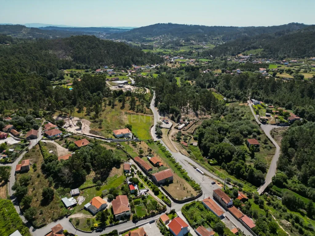 Terreno Urbano em Cossorado, Barcelos Oportunidade Única - Image 9