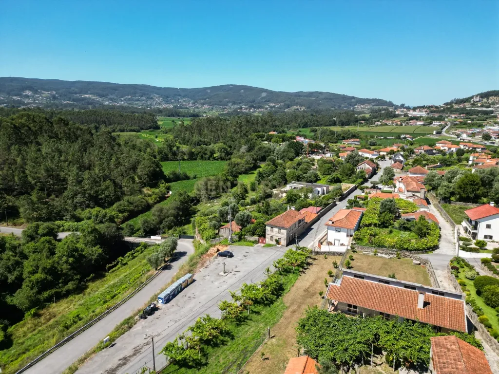 Terreno Urbano em Cossorado, Barcelos Oportunidade Única - Image 3