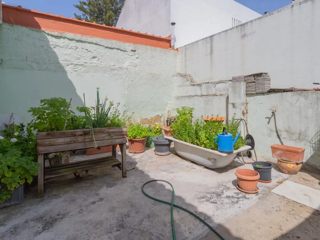 Oportunidade Única em Santo António da Caparica - Image 31