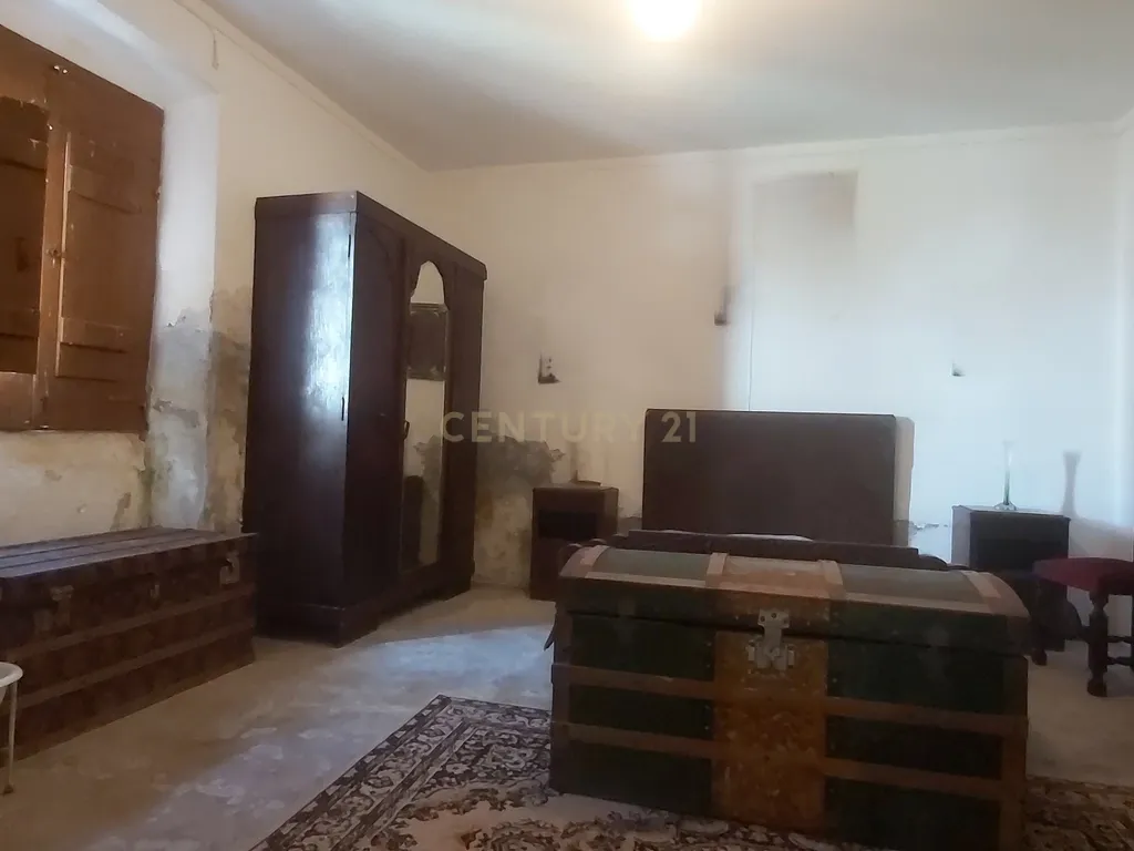 🏡 Moradia T5 para Recuperar – Baleizão (16 km de Beja) - Image 10