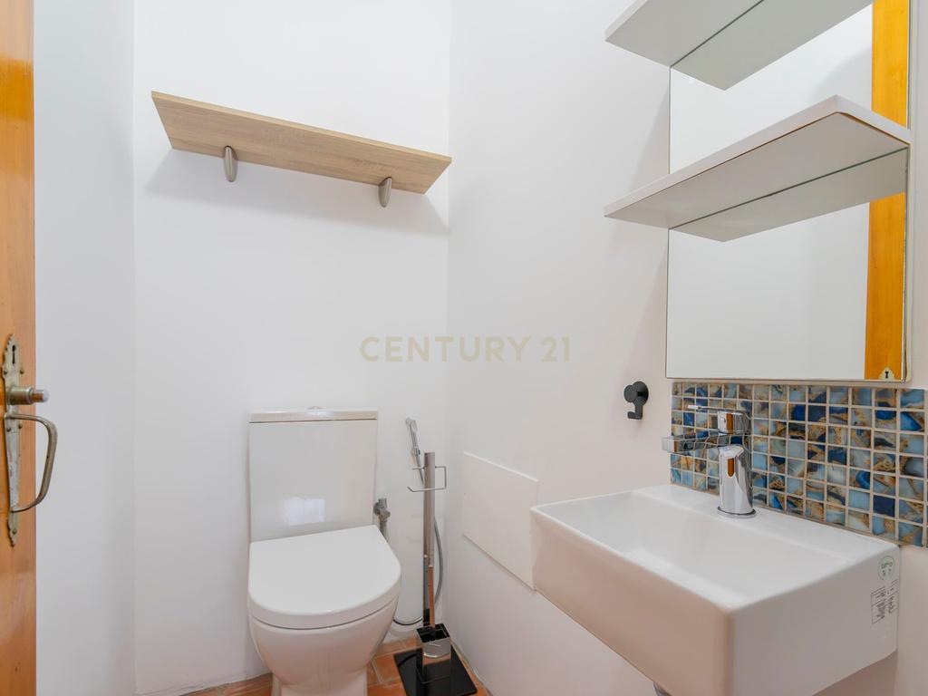 Casa Renovada T3-em Olhão na Baixa , Licença AL, Vista Panorâmica e Piscina - Image 9