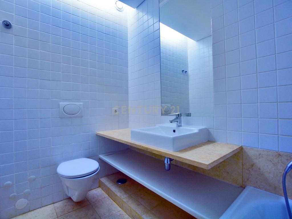Apartamento T0 Parque das Nações - Image 17