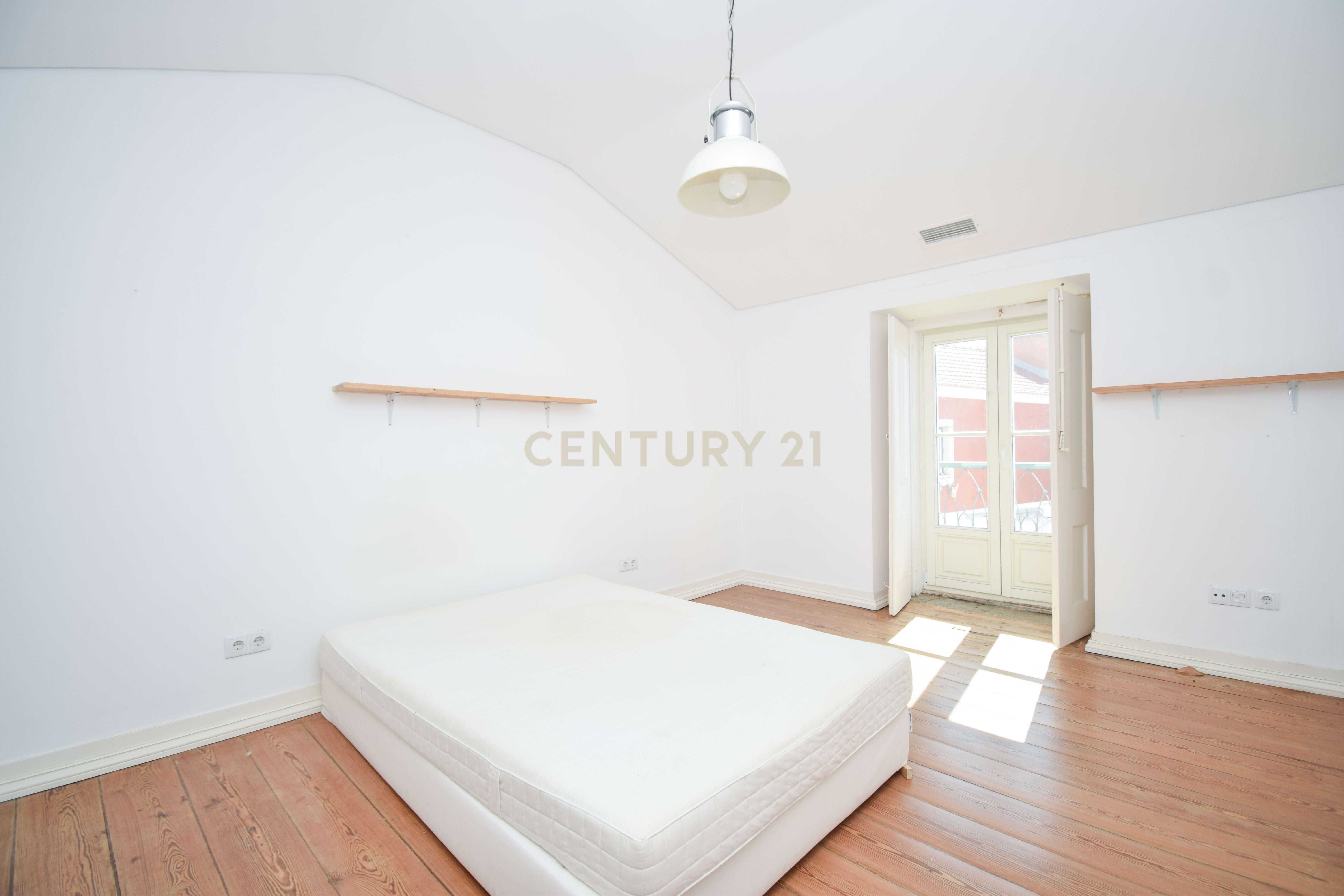 Fotografia 11 de Apartamento T5 Duplex para Arrendamento em Alcântara (2.300€)
