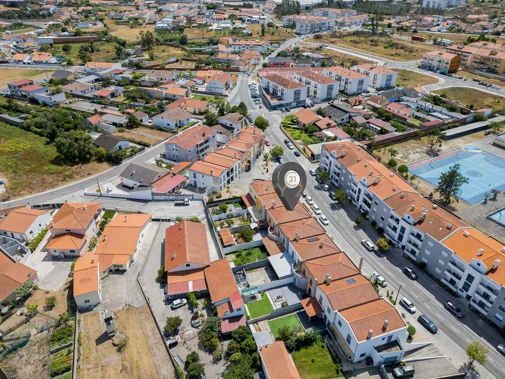 Moradia T3 com Jardim, Garagem e Cave em Embra, Marinha Grande - Image 37