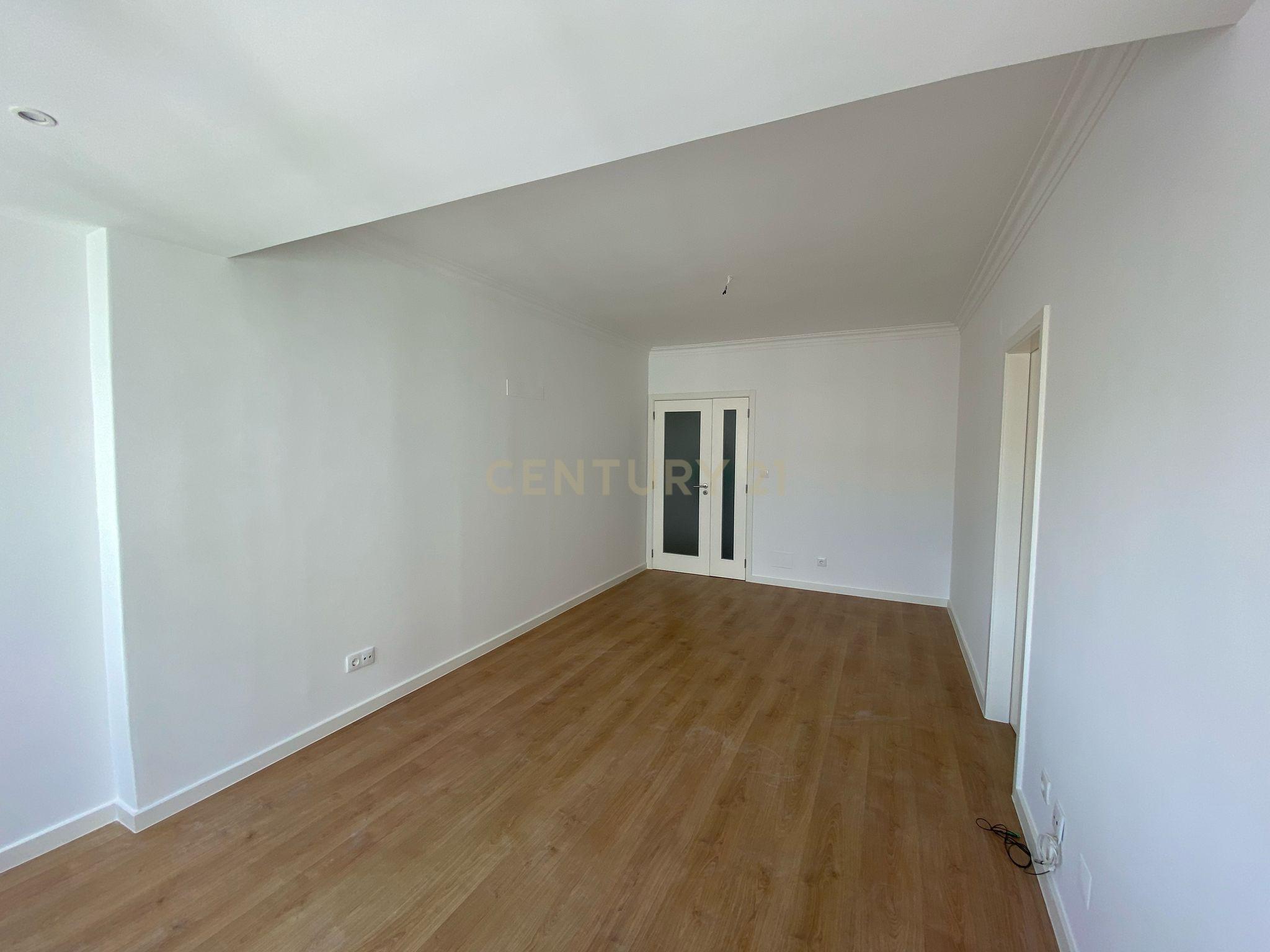 Apartamento T2 em Lisboa - Image 15