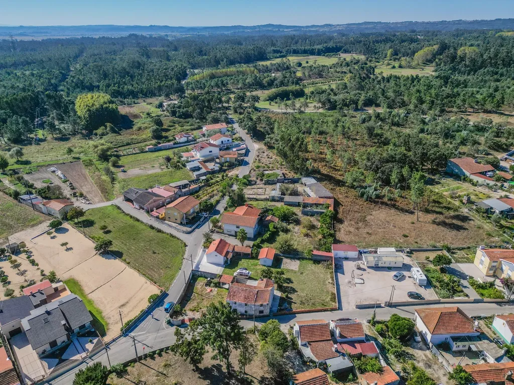 Moradia para renovar com 605 m2 de terreno em Santana, Figueira da Foz. - Image 13