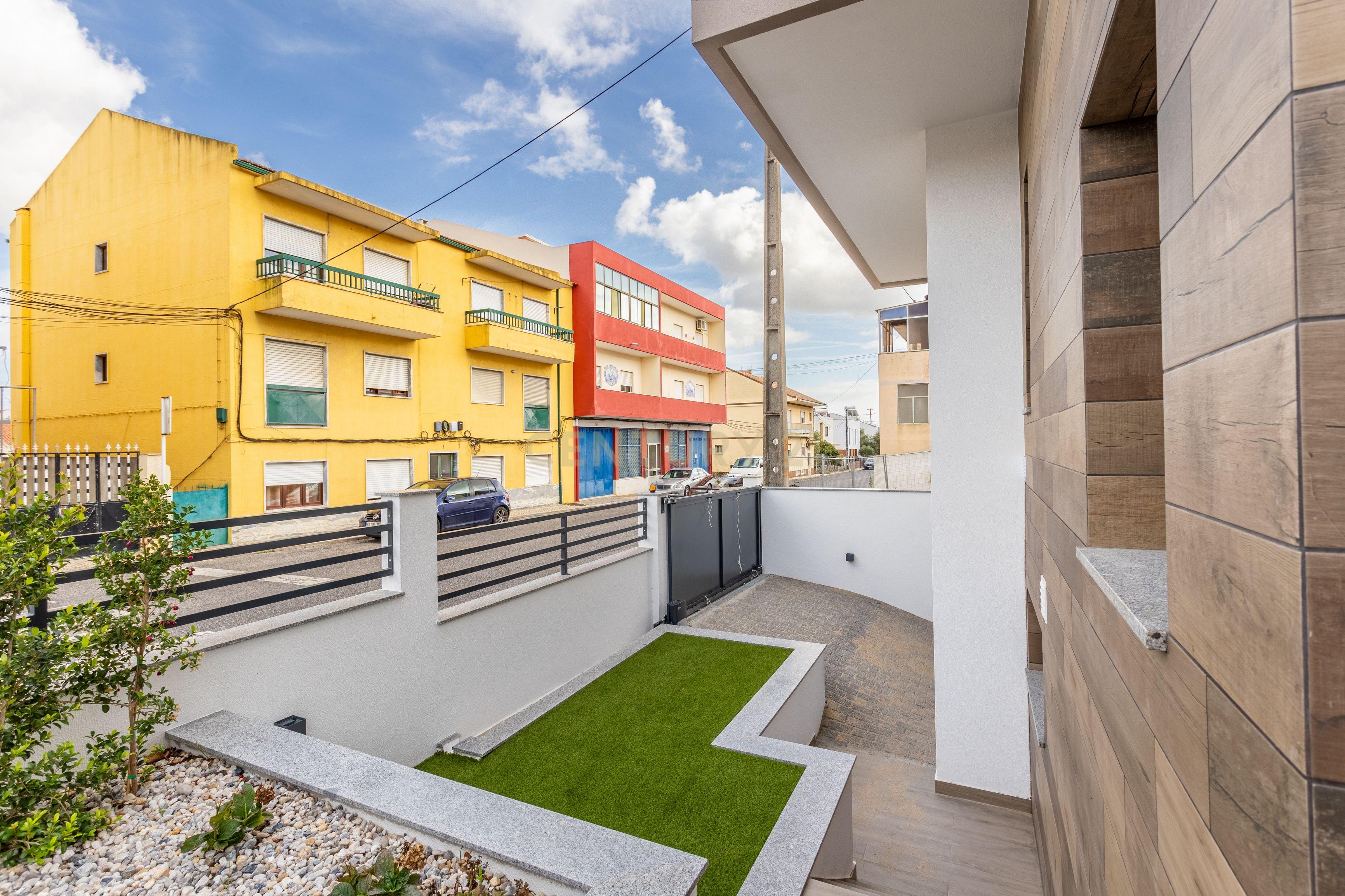 Moradia de luxo V4 no Bairro das Maroitas, São João da Talha - Image 43