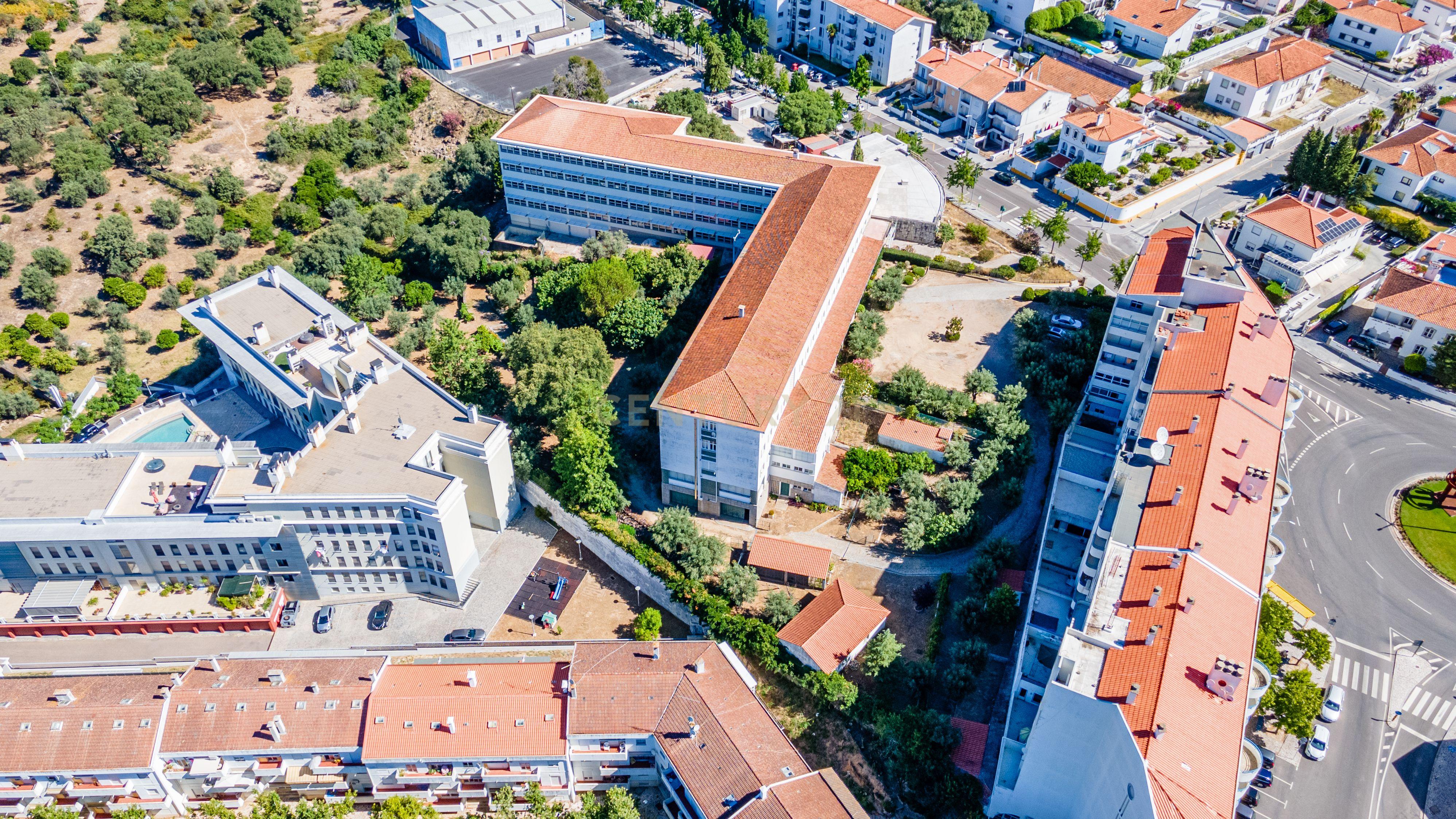 Prédio no Centro de Portalegre para investimento - Image 49