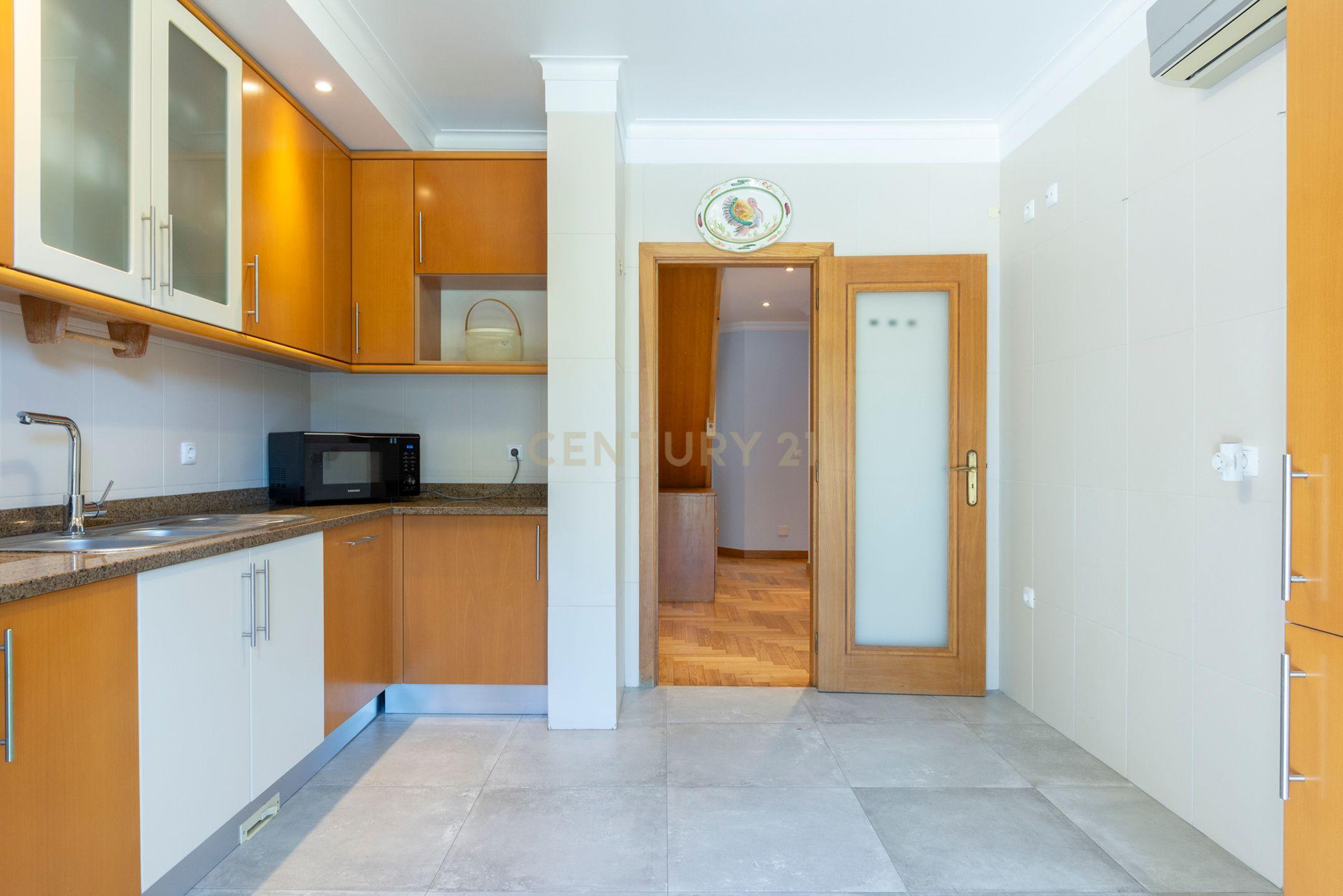 T3 Duplex - Avenida de Pádua - Image 9