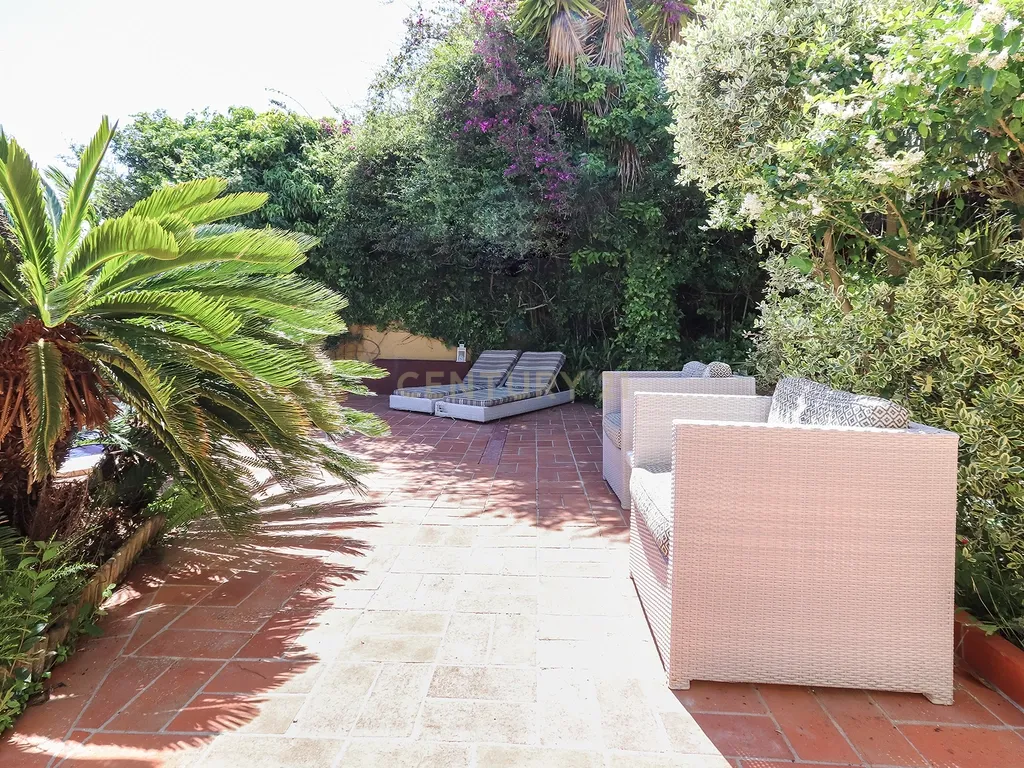 Moradia de 4 Quartos em Cascais e Estoril - Oportunidade Única - Image 38