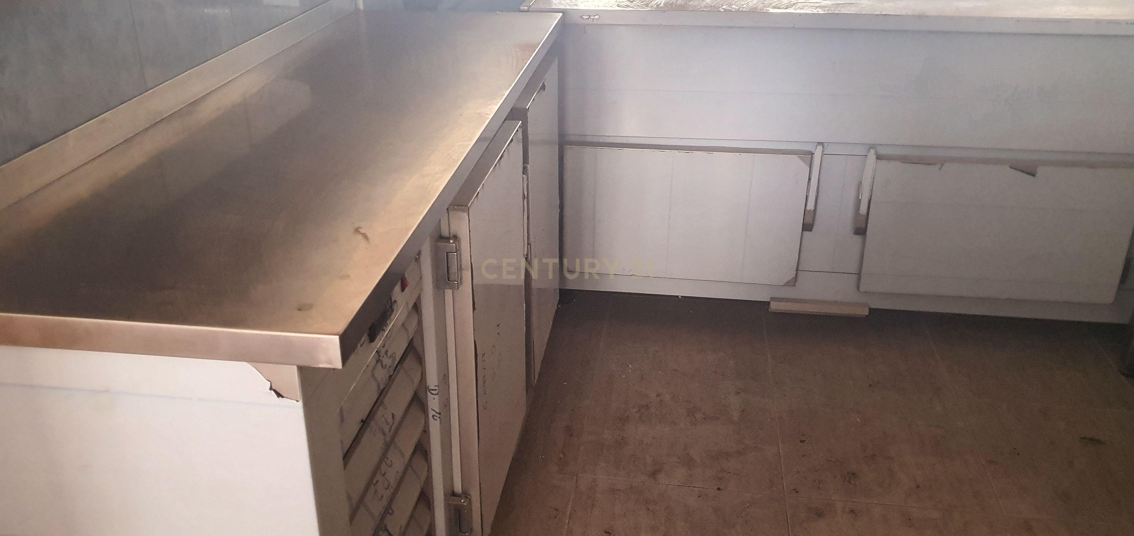 Restaurante/ Loja totalmente equipado - Imóvel e equipamento - NOVO - Image 17