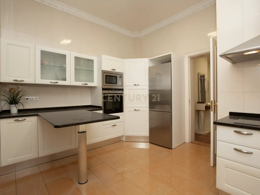 *Apartamento Exclusivo em Edifício Tradicional de Lisboa* - Image 10