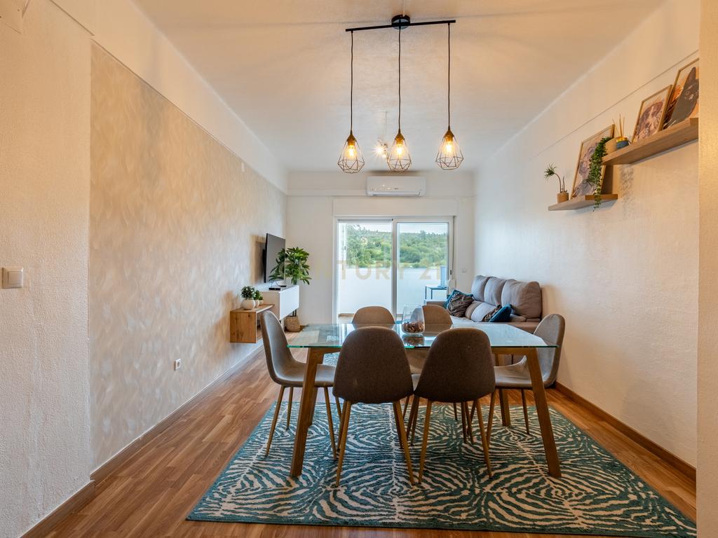Apartamento T2 na Nazaré - Totalmente Remodelado com Vista Mar - Image 5