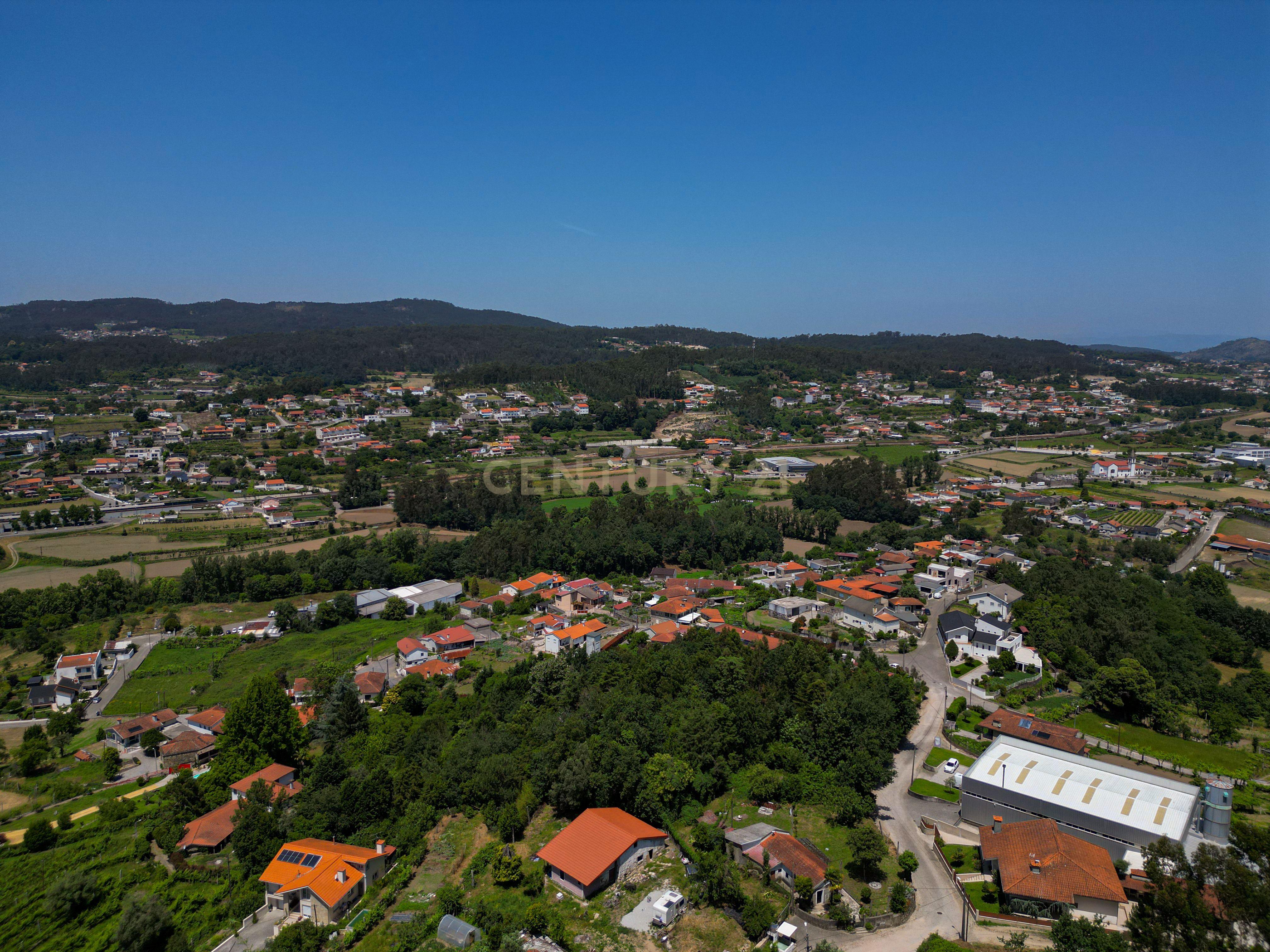 Fotografia 6 de Terreno Urbano com Projeto Aprovado | 569 m² | Arentim e Cunha, Braga