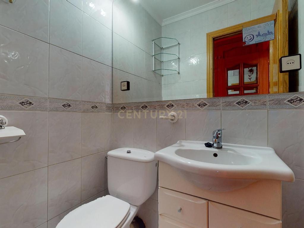 Apartamento Espaçoso em Madrid com Vista para a Cidade - Image 7