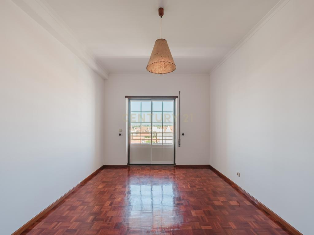Apartamento T2 com suite e parqueamento - Samora Correia - Image 6