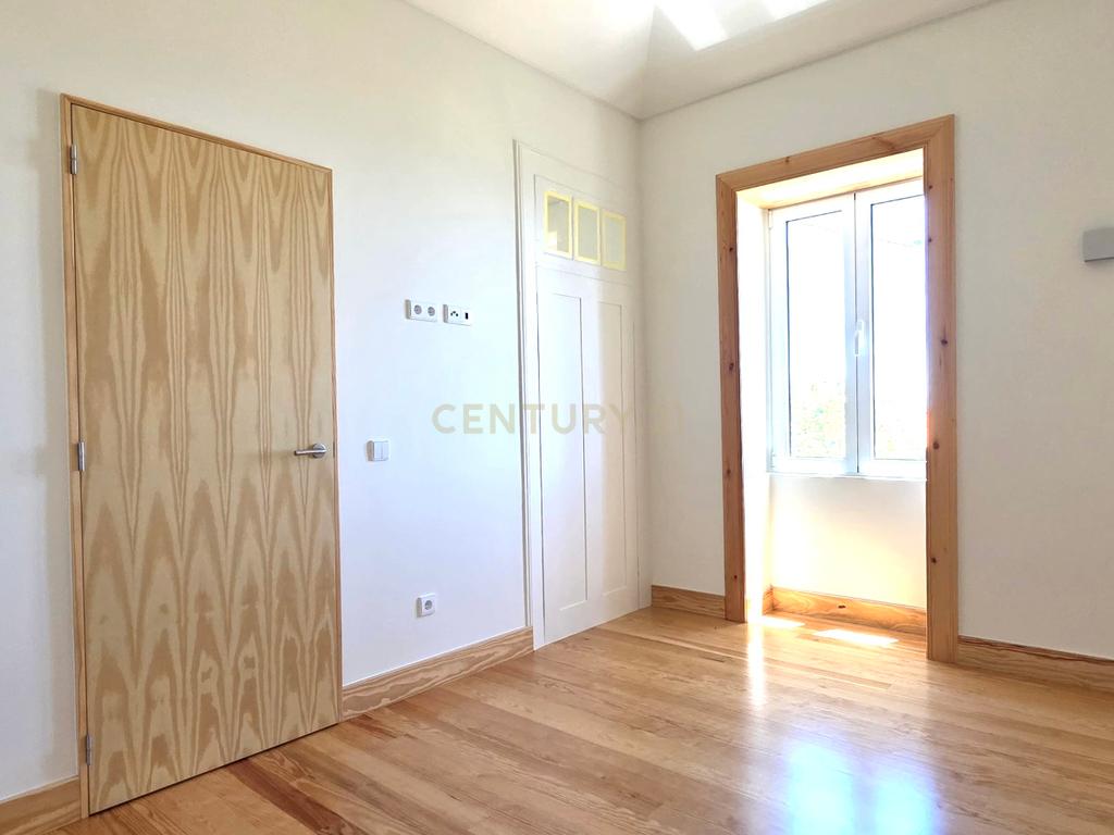 Moradia T2 com amplo terreno na Calheta - Image 15