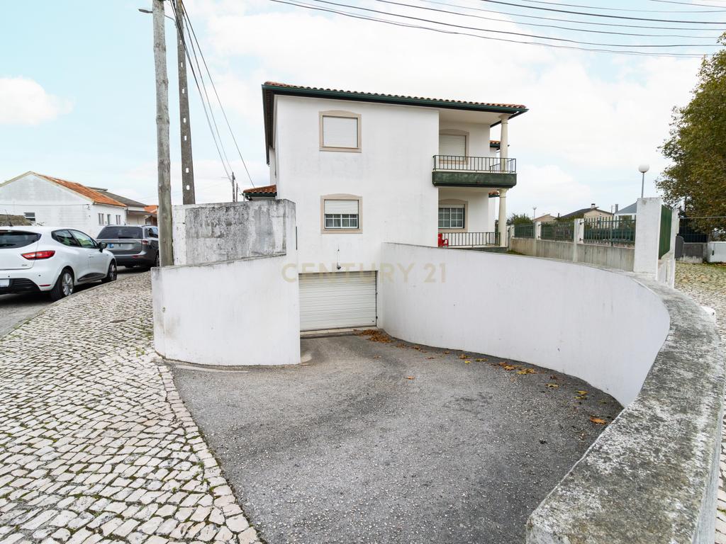 Excelente Moradia T4 - Image 29