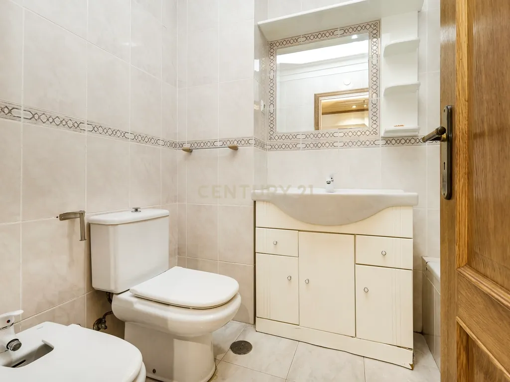 Apartamento T3 em Odivelas com garagem - Conforto e Localização Central - Image 21