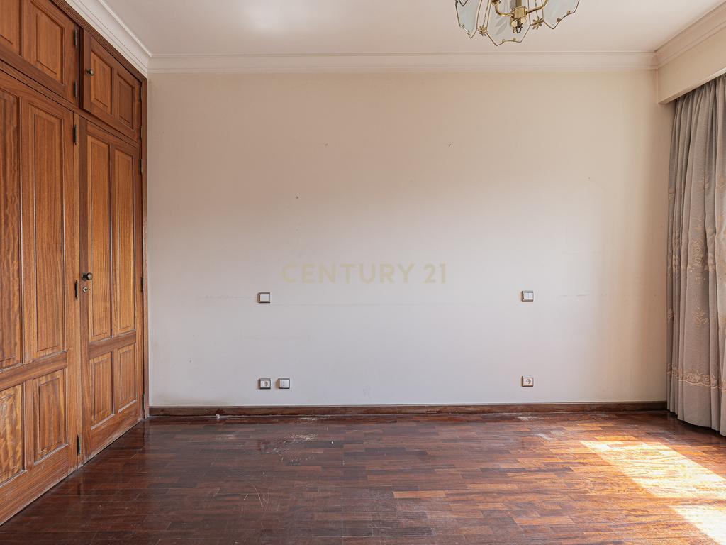 T4 com 180 m² e Garagem Box no Areeiro, Lisboa - Image 25
