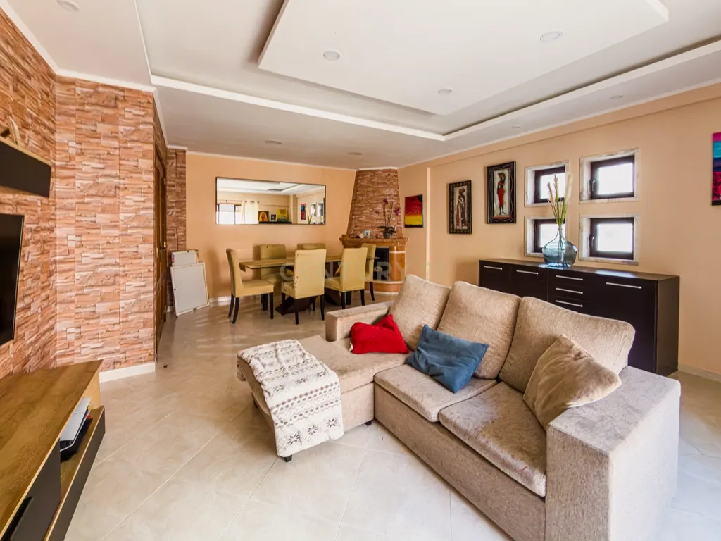Apartamento T3 com Suíte, 3 Varandas e Arrecadação de 14 m² | Avenida 25 de Abril, Ramada - Image 7