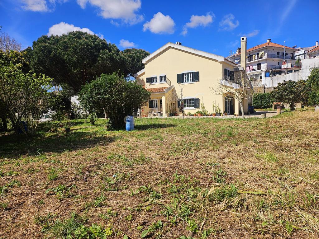 Moradia Unifamiliar T4 com Vista Desafogada e Grande Lote de Terreno na Quinta da Condessa - Image 61