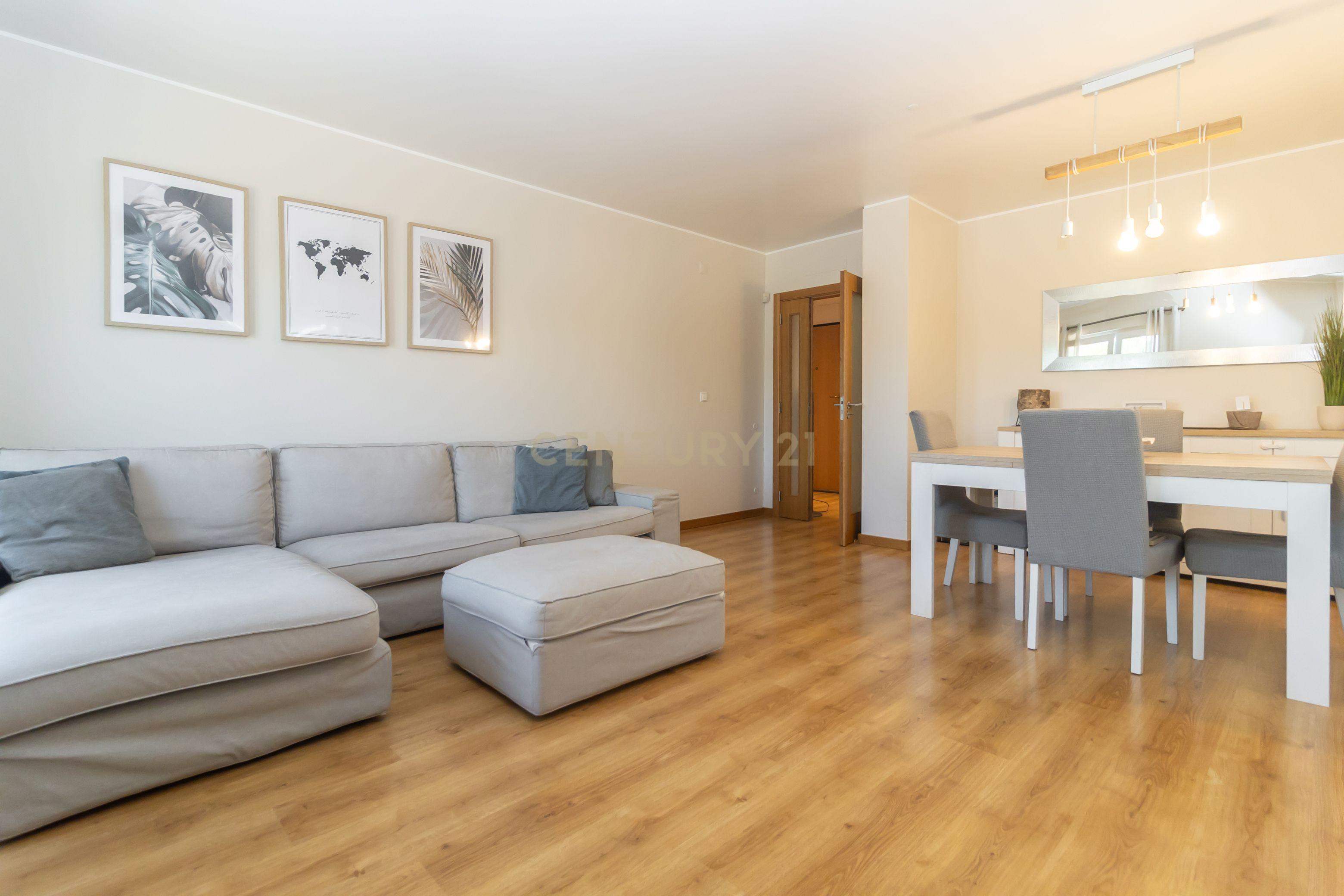 Fotografia 3 de T3 com 125 m² | Quinta de São Macário | Suíte, Varanda e Arrecadação