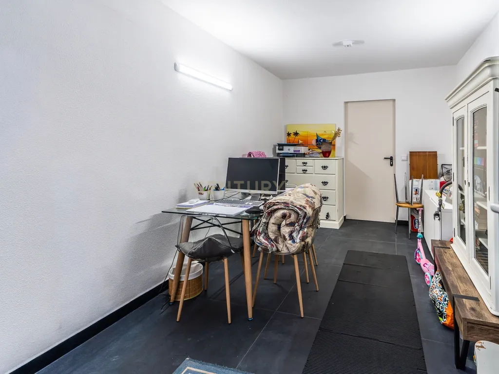 Moradia T3+1 Térrea de gaveto com Piscina, Domótica e Espaço Exterior | Fernão Ferro - Image 18