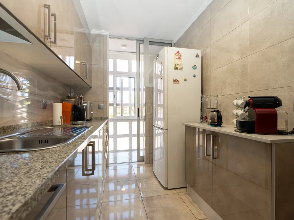Apartamento de tipologia T2, totalmente renovado, localizado em Santo António dos Cavaleiros – Loures. - Image 11