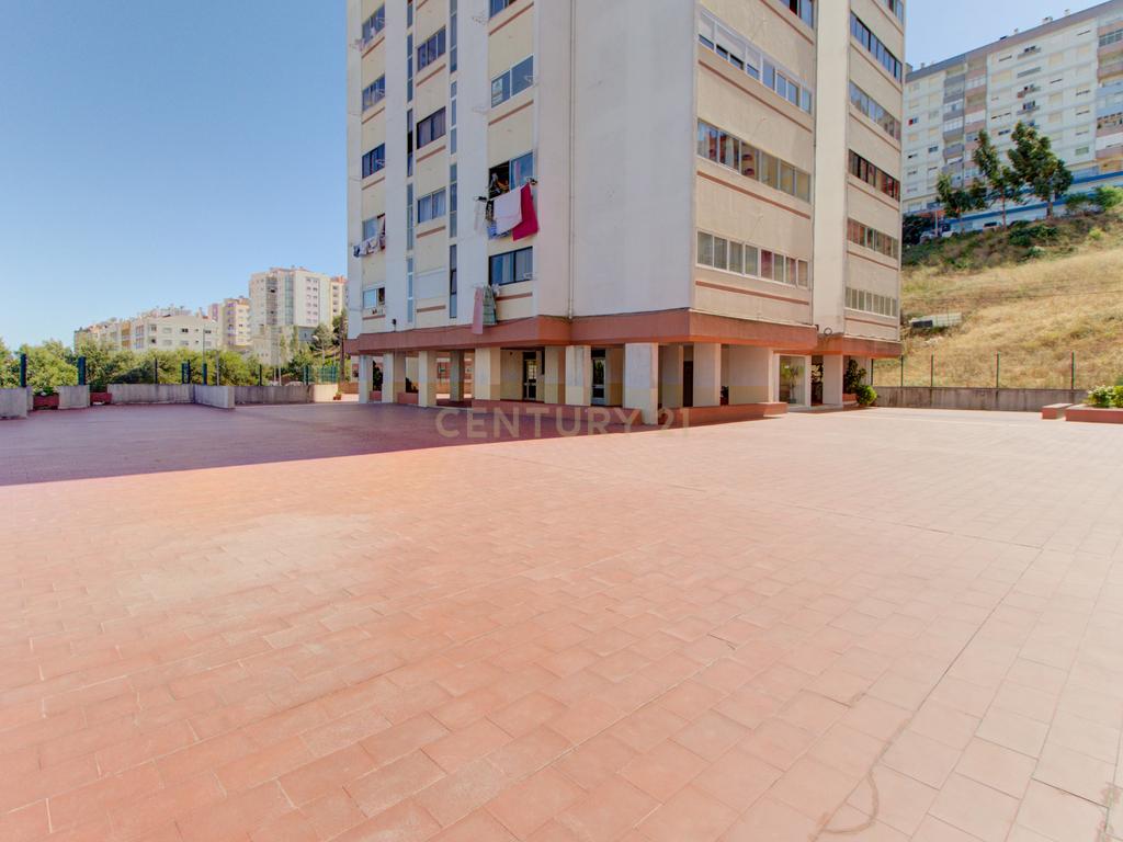 Apartamento T2 Monte Abraão  - Image 22