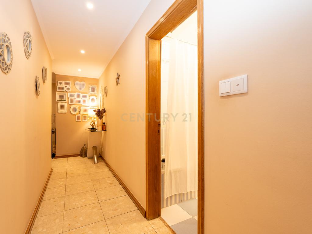 Apartamento T3 com Parqueamento – Quinta Nova, Odivelas - Image 31