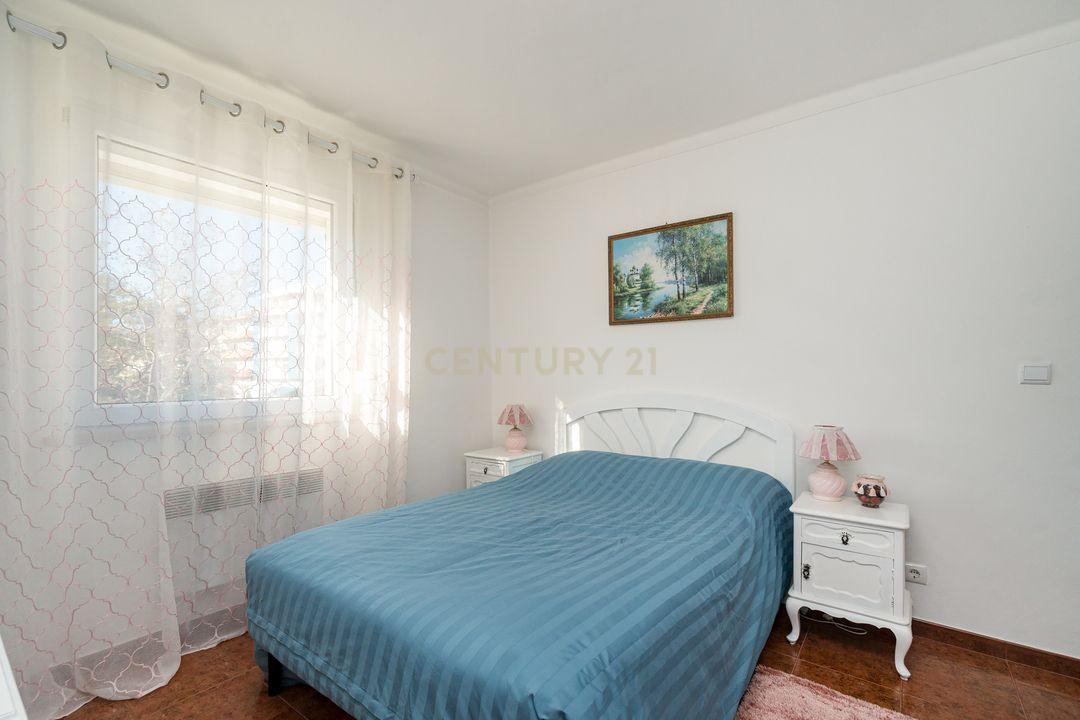 Apartamento T3 com Vista Mar no Centro de Tavira - Image 8