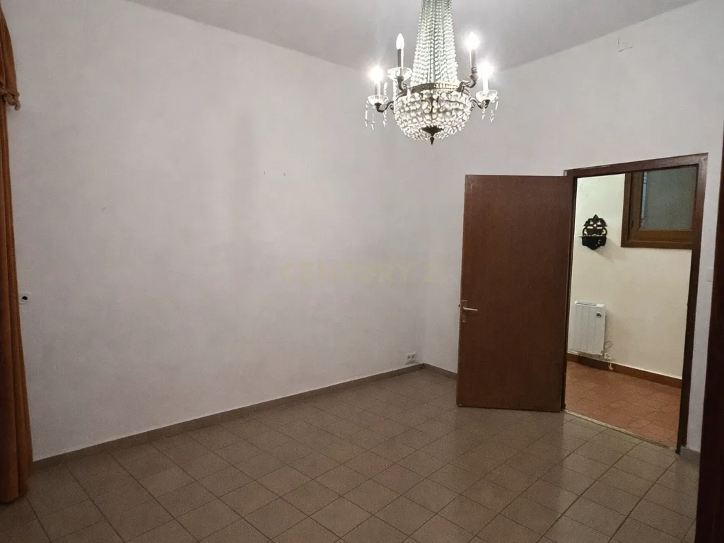 Edifício exclusivo com grande potencial numa das melhores zonas de Trujillo - Image 78