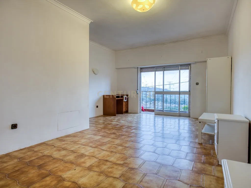 Moradia com elevado potencial de rentabilização em Camarões – Almargem do Bispo - Image 15