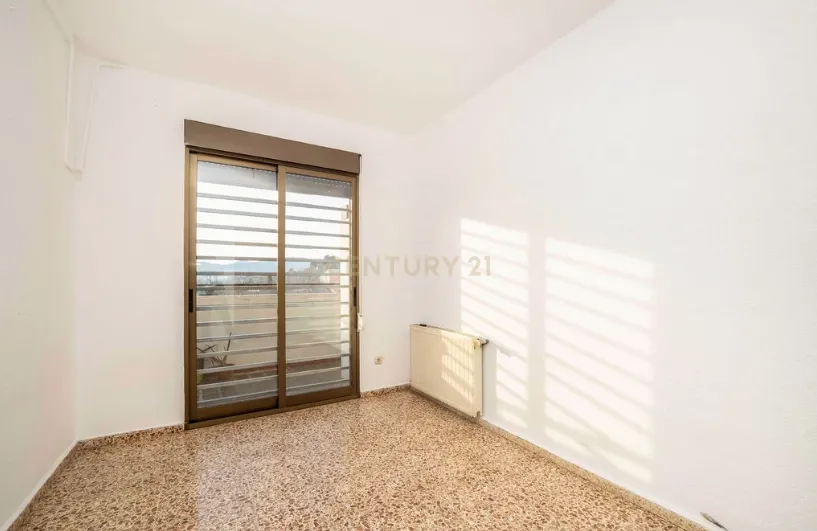 Oportunidade Única: Imóvel para Recuperação em Alicante - Image 27