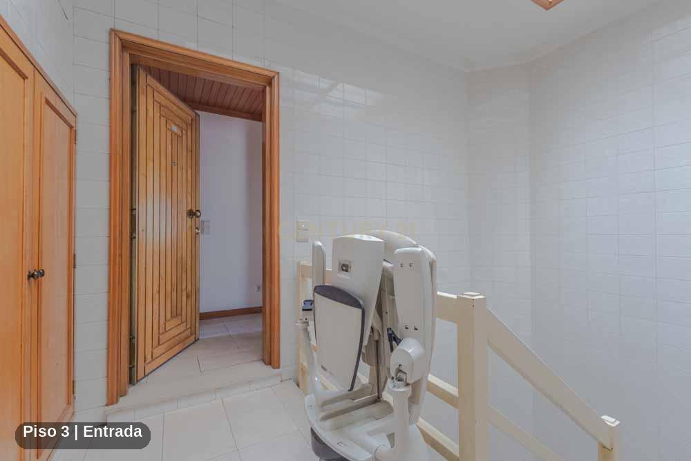 T3+2 Duplex renovado no Carvalhido, Porto | 147 m² - Image 2