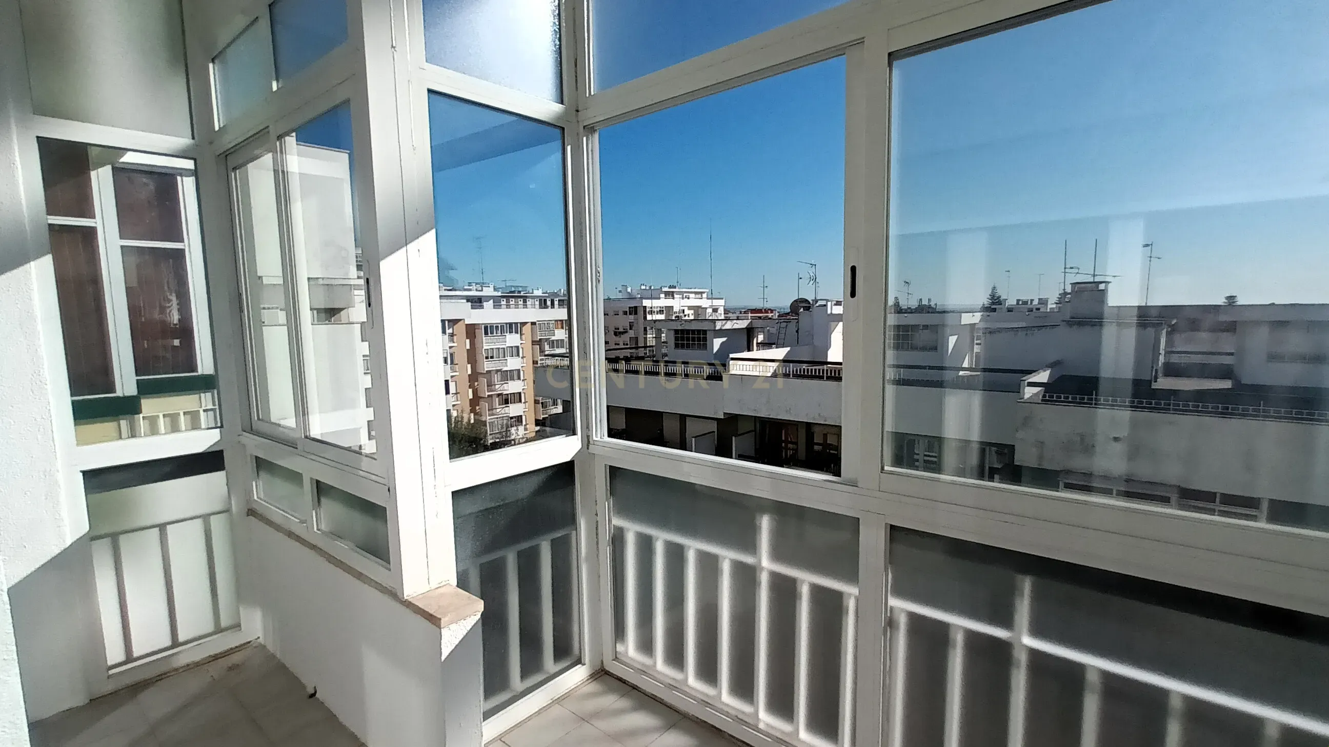 Fotografia 3 de Apartamento de 3 assoalhadas em Oeiras para arrendamento