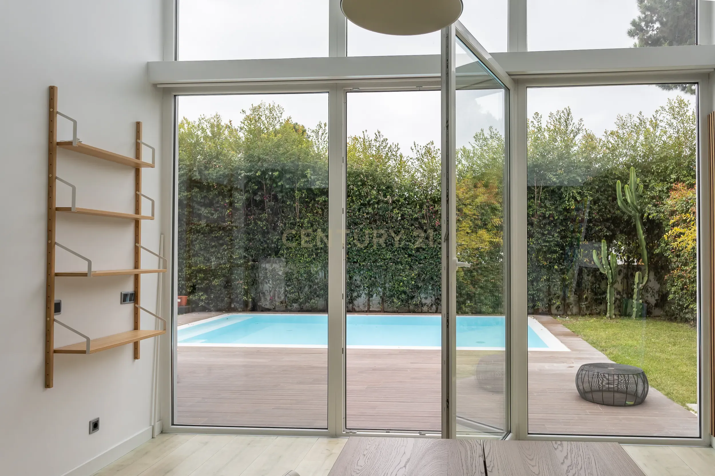 Moradia contemporânea, com piscina, no Aroeira Village, Concelho de Almada - Image 12