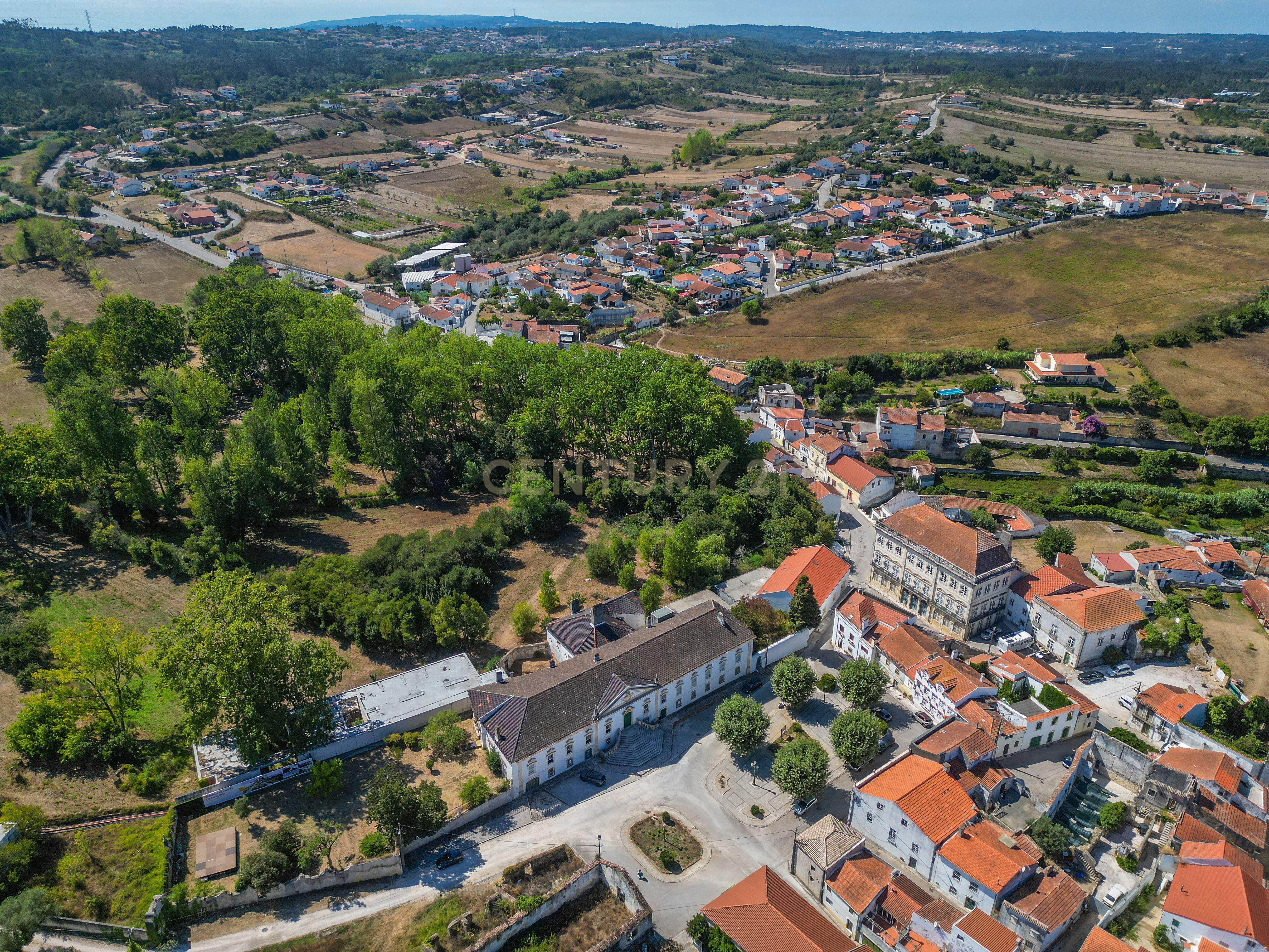 Fotografia 9 de Venda de 1/3 de Propriedade Histórica com 3 Pisos, Garagem e Terraço – Maiorca, Figueira da Foz