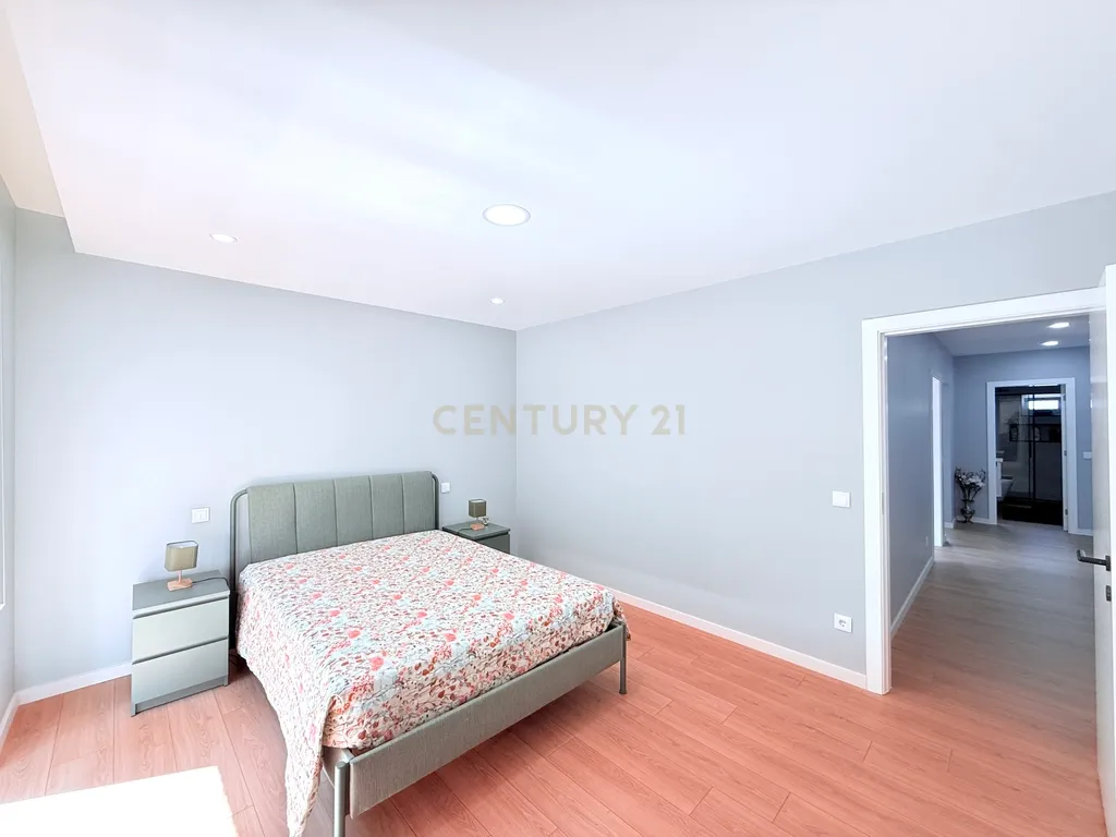 Apartamento T3 Povoa de Lanhoso/Permuta - Image 10