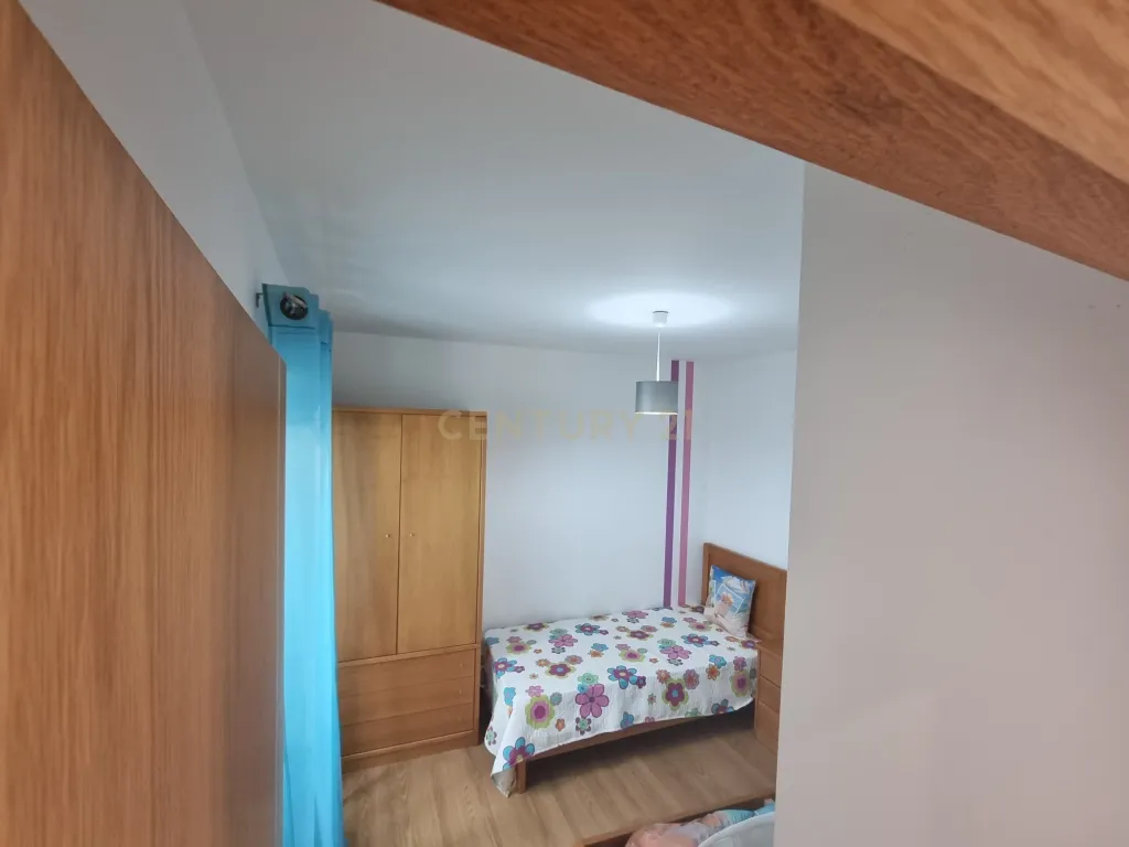 Apartamento - T2 - Arrendamento - Image 4