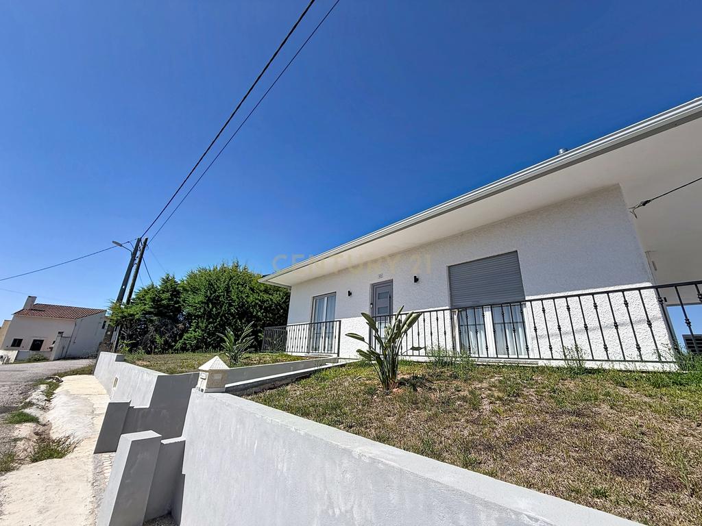 Moradia isolada com amplo terreno de 1.350 m², junto a Alcobaça - Image 89