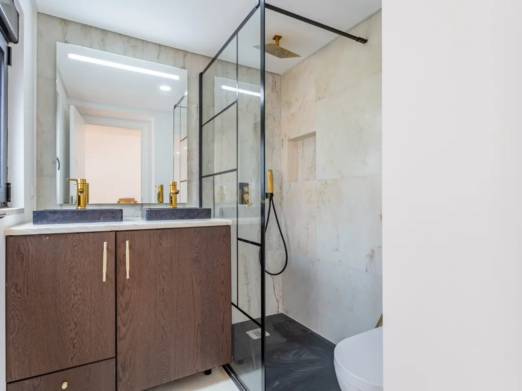 Moradia totalmente renovada no coração de Lisboa, com 4 suites - Image 28