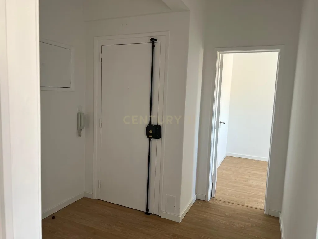 Apartamento T3 para arrendamento em Torre da Marinha, Seixal - Image 16